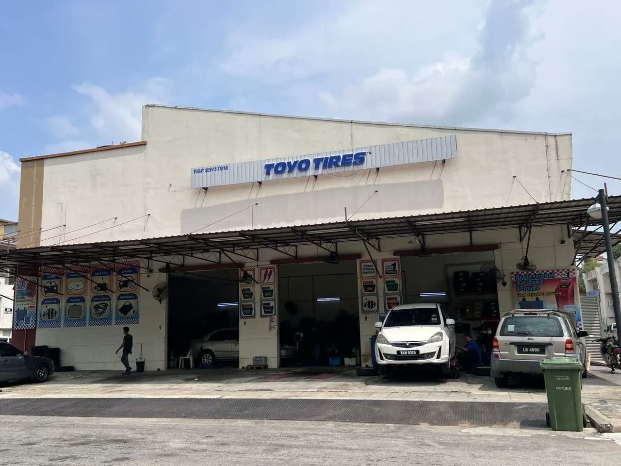 Histobumi Car Care workshop frontage in Presint 14, Putrajaya, with open service bays